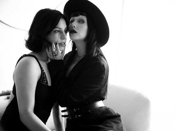 Elevate your business lunch style: expert tips for rocking the jumpsuit look